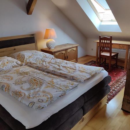 Ferienwohnung-Dachgeschoss Familie Mayer Кремс-ан-дер-Донау Екстер'єр фото