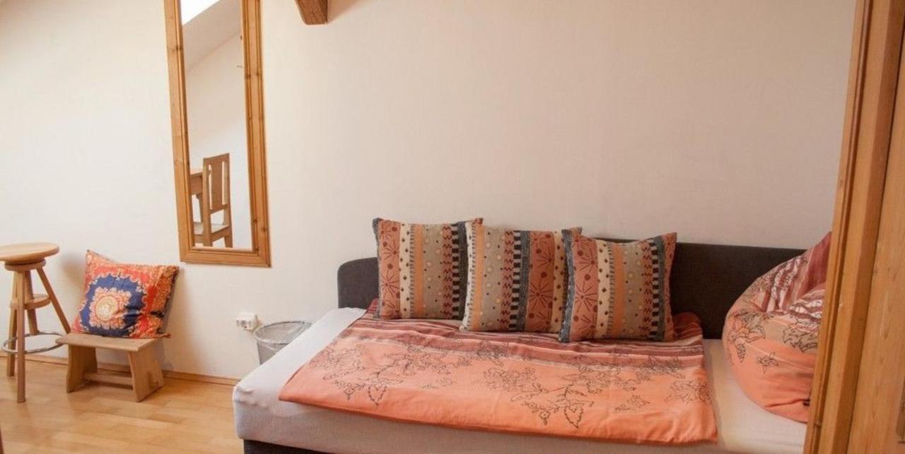 Ferienwohnung-Dachgeschoss Familie Mayer Кремс-ан-дер-Донау Екстер'єр фото